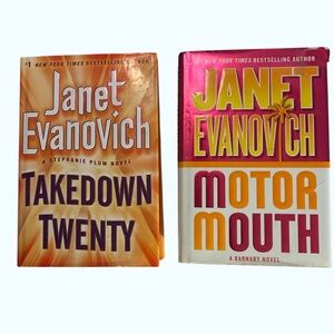 🍪 Janet Evanovich Hardcover Book Set of 2